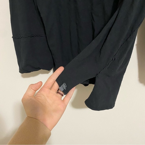 We the Free Navy Blue Long Sleeve Mock Neck Top size Medium - Picture 3 of 9